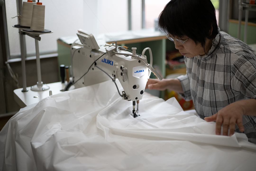 資料:羽毛布団リフォーム工程 - 快眠屋おの<公式サイト> 資料:羽毛布団リフォーム工程